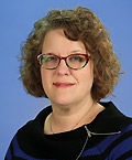Holly Pedersen headshot
