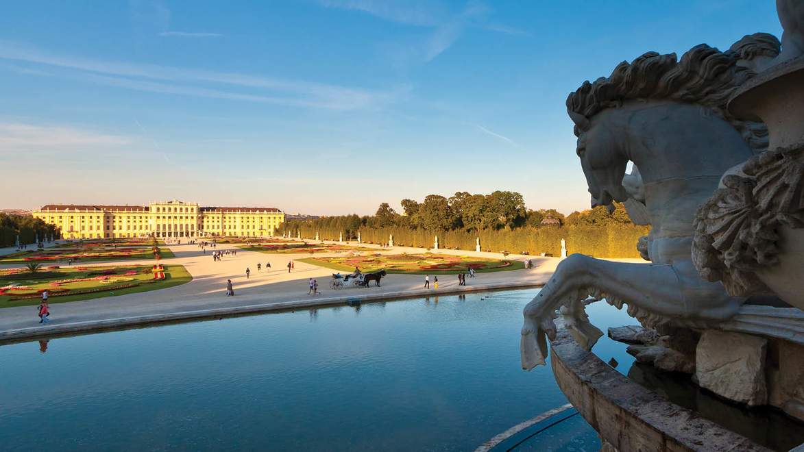 schoumlnbrunn_palace.jpg