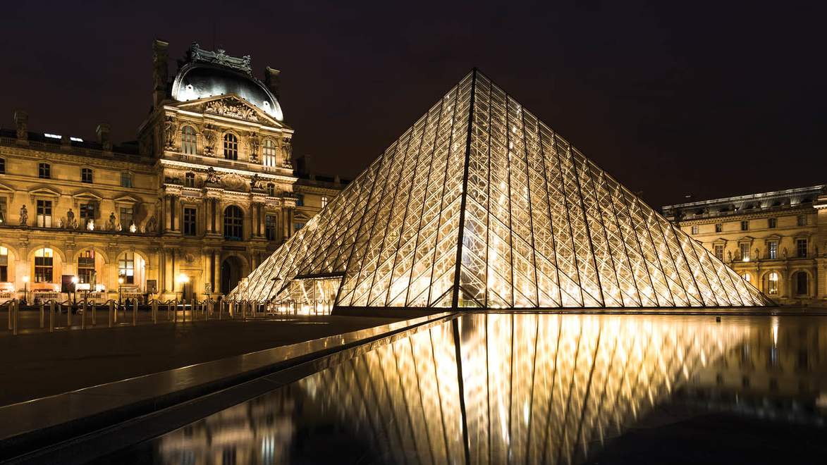 Louvre at night