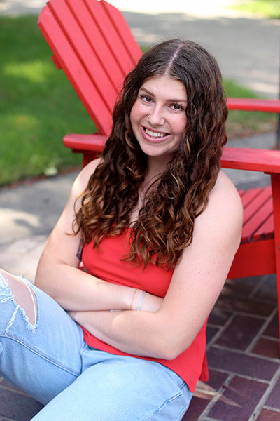 Sara Van Wickler senior photo